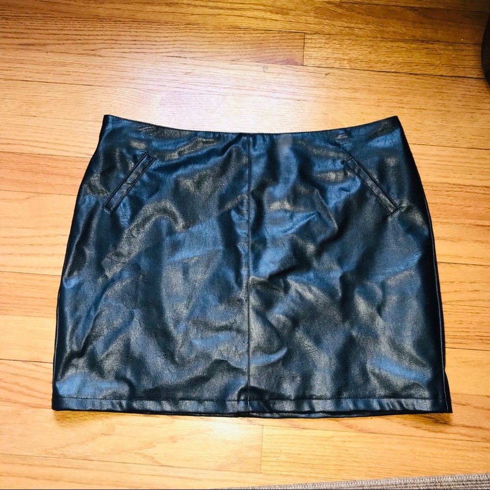 Faux Leather Skirt Sz L